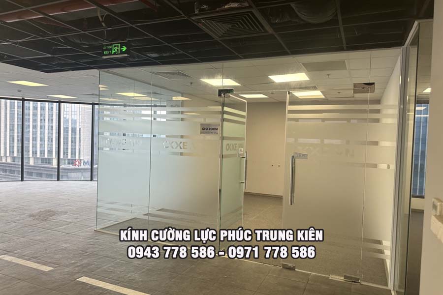 kính cường lực cho phòng khách